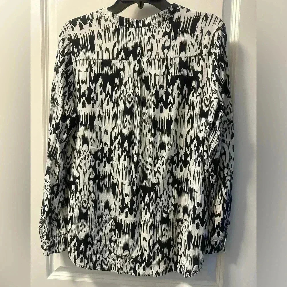 Medium Top from NOTATIONS Chic Business Casual Top - Picture 6 of 16